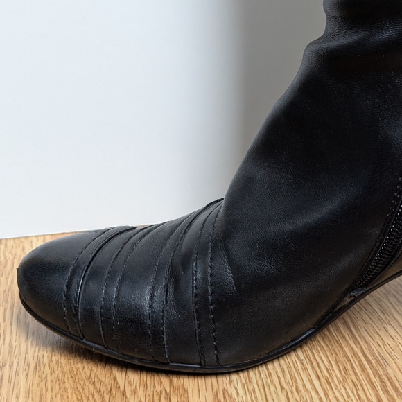 Miz Mooz Journey Black Leather Tall Boots 8.5 – Vintage – Heel Caps Worn - Picture 7 of 13